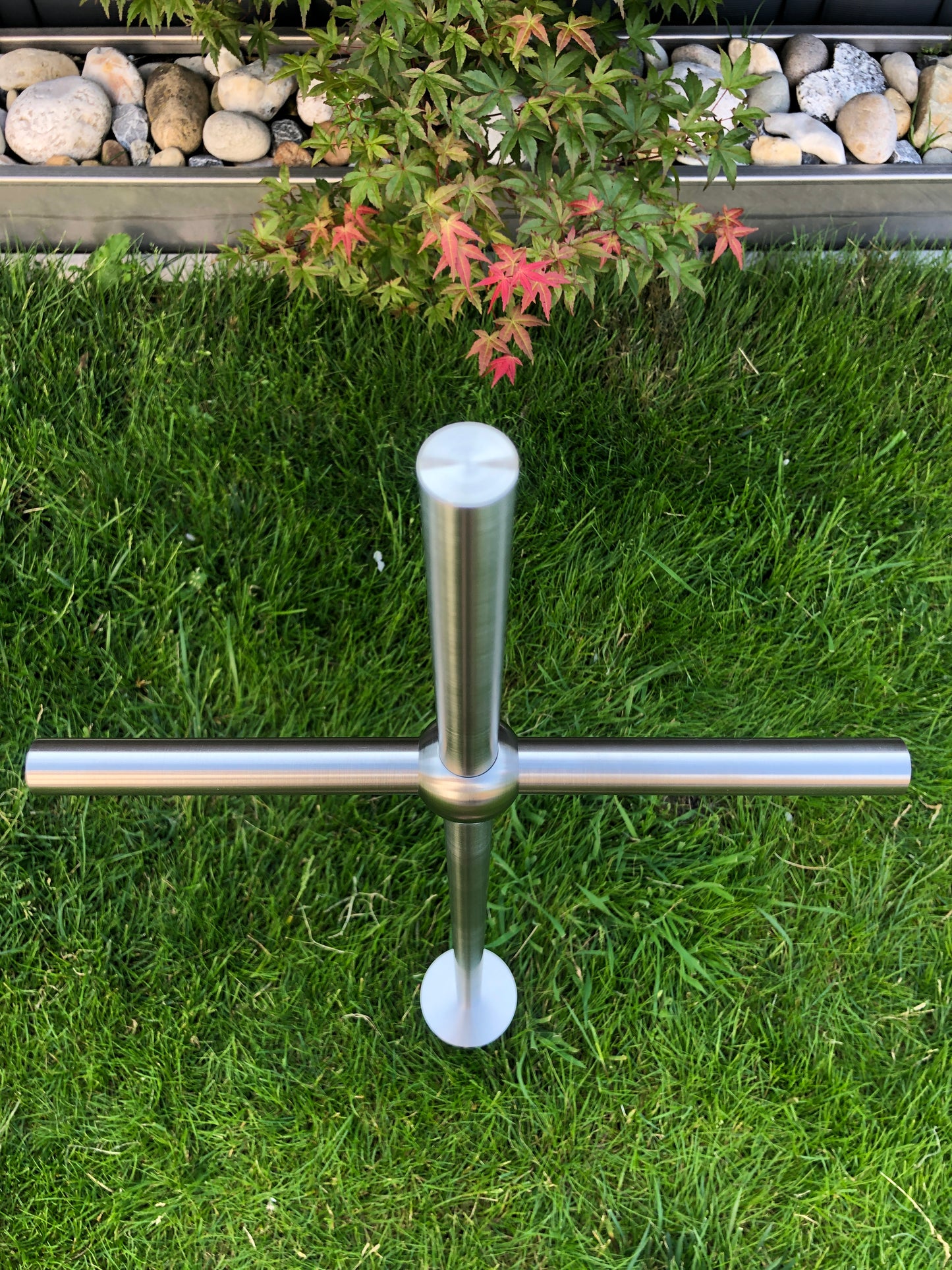 Grabkreuz mit Kugel Urnenkreuz Edelstahl Kreuz Grabmal Kreuzornament