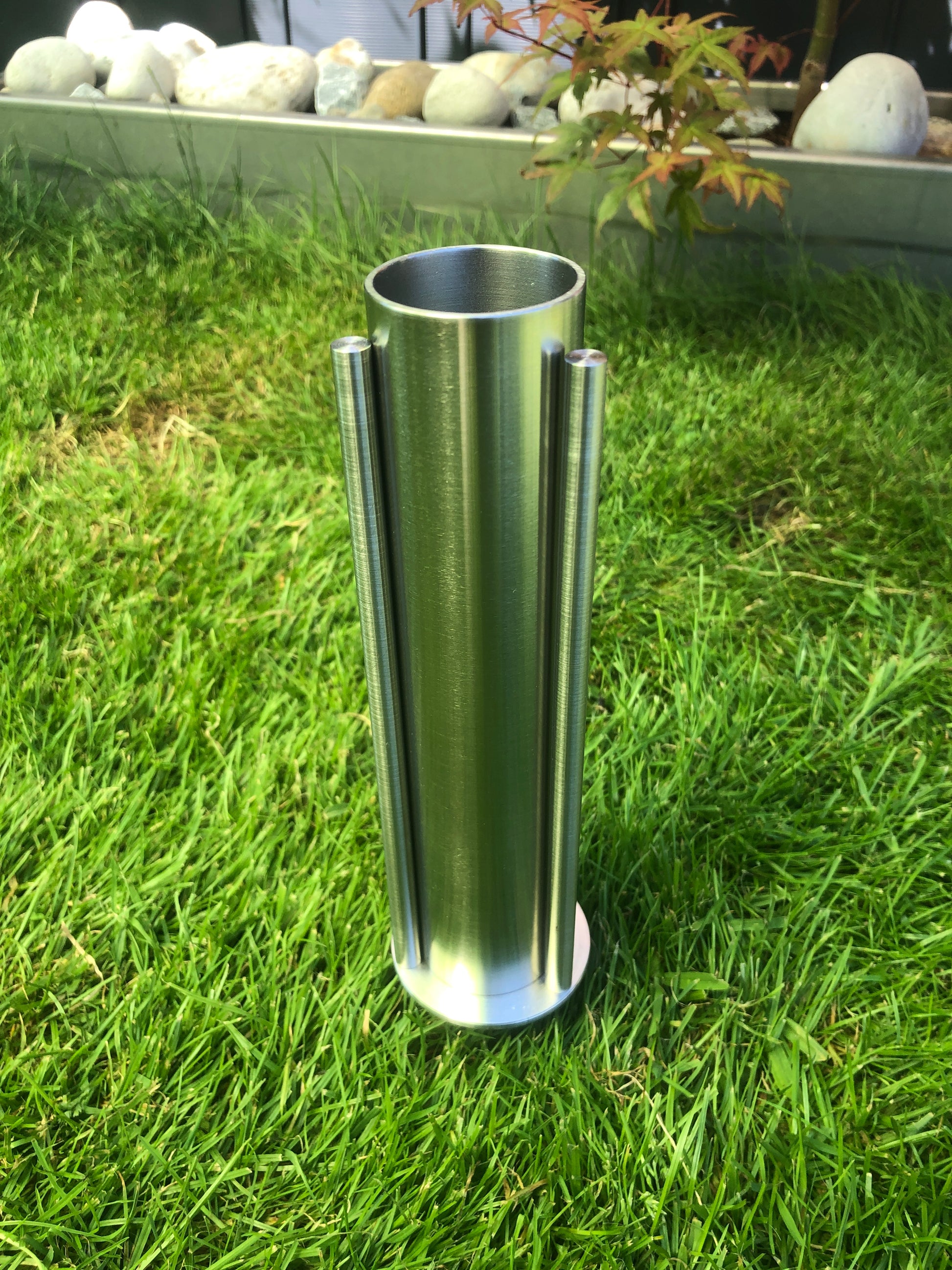 Edelstahlvase Grabvase mit Erdspieß modern